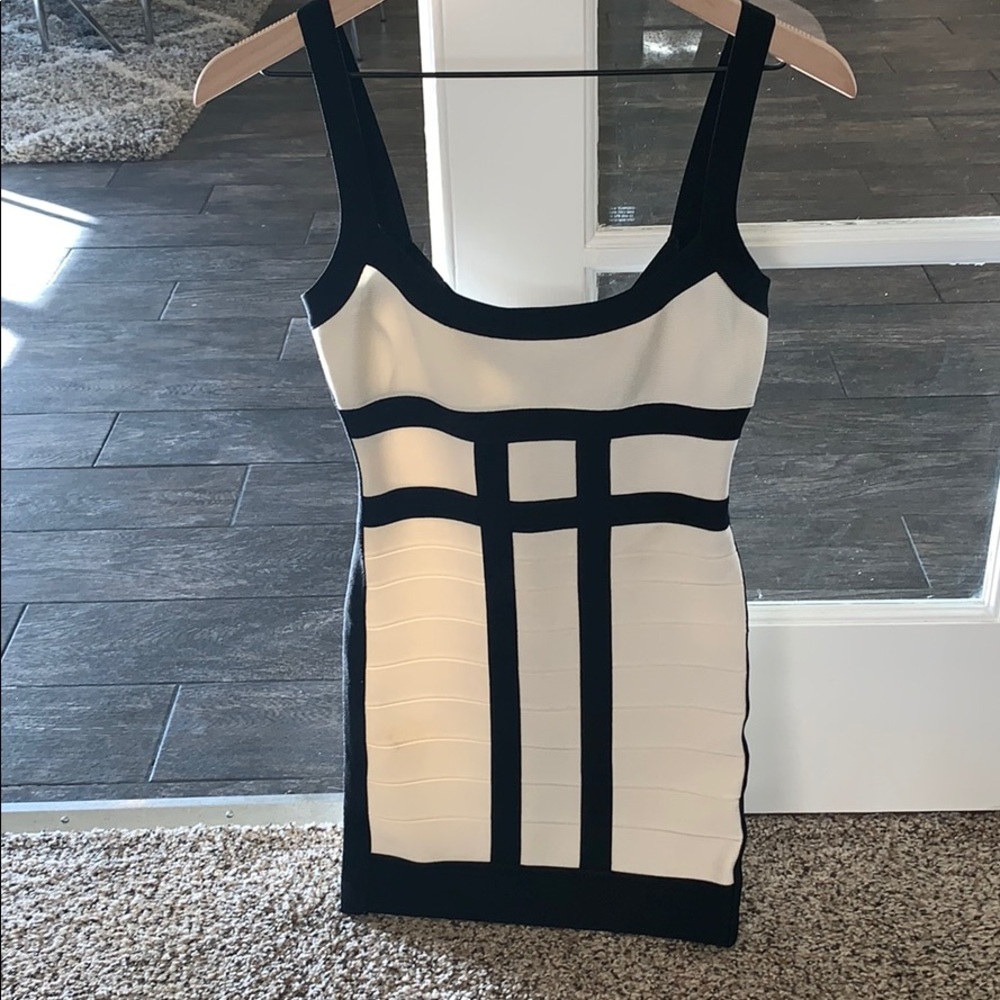 Herve Leger Nerina Colorblocked dress ✨💫